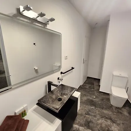 Grand In Great Location Rosetti *