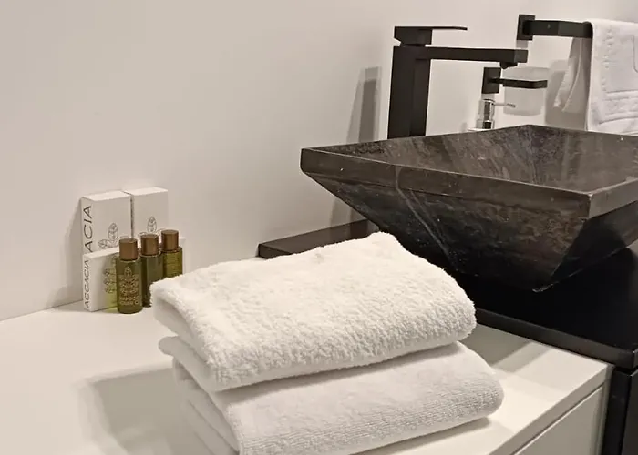 Grand In Great Location Rosetti