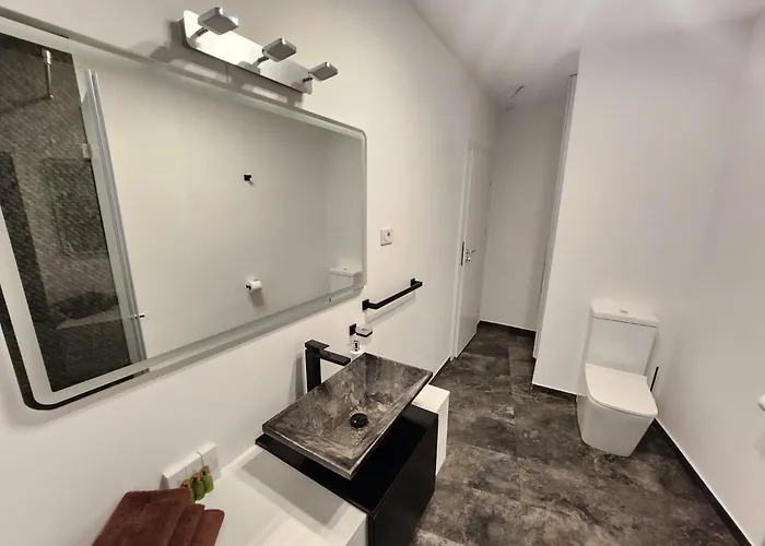 Grand In Great Location Rosetti *