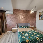 Grand In Great Location Rosetti *