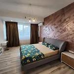 Grand In Great Location Rosetti