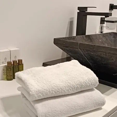 Grand In Great Location Rosetti